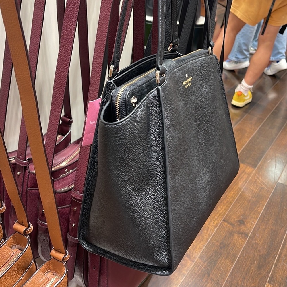 Kate Spade Brim Laptop Tote
COLOR:
Black - Picture 14 of 16